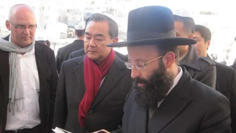 השר האורח והרב רבינוביץ'