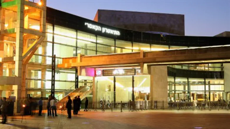 חרם נגדי? התאטרון הקאמרי