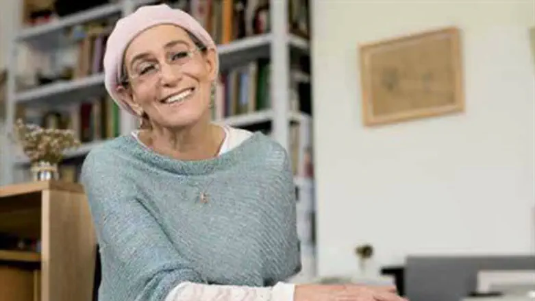 חמוטל בן זאב-עפרון