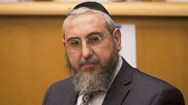 מגעים במקביל. הרב אמסלם
