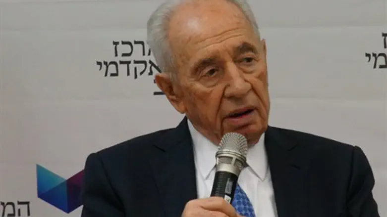 שמעון פרס