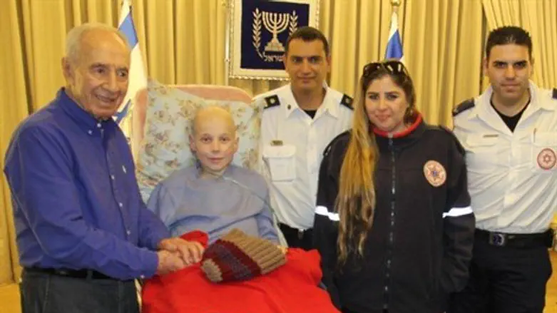 אלחנן עם הנשיא פרס