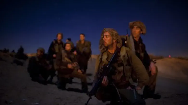 Солдата ЦАХАЛа на ночной военной операции