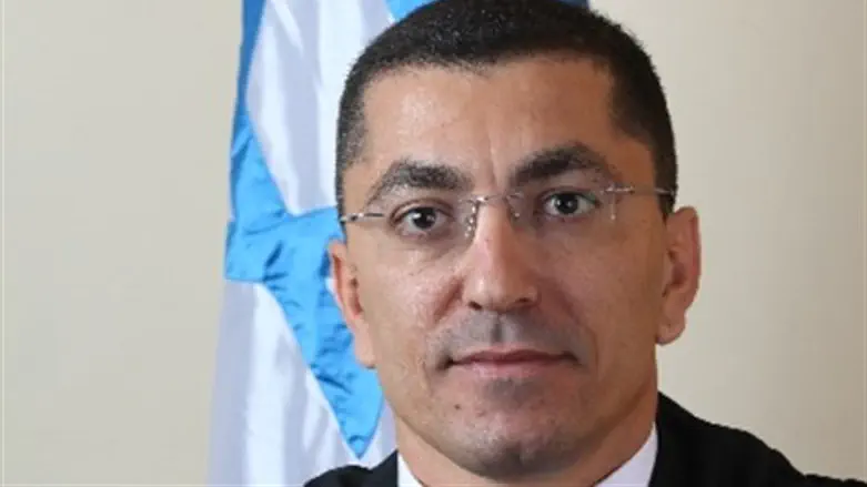 מזהיר. השופט שקד