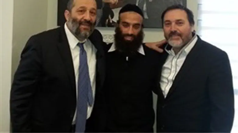 Deri, Cohen Tzedek, Benny Elbaz