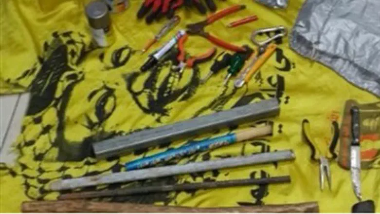 Предметы, найденные в машине задержанных