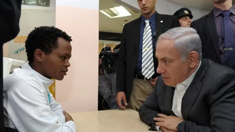 Binyamin Netanyahu meets infiltrator (file)
