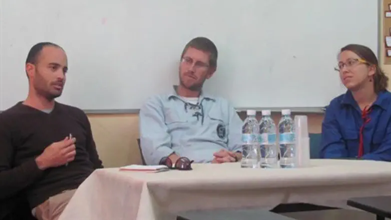 מעודדים. חברי הפאנל