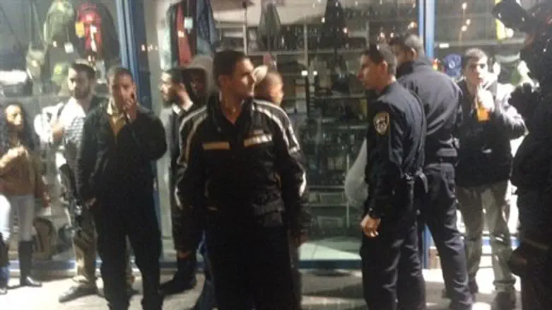 התחנה המרכזית, הערב