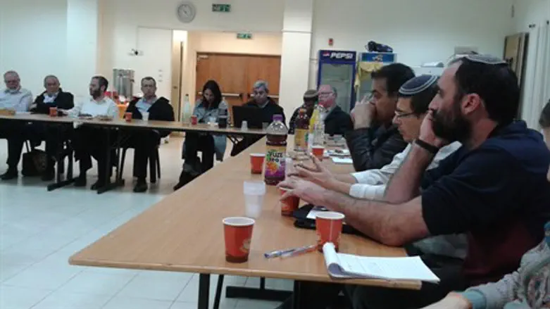 ראשי הקהילות עם נציגי המשרד