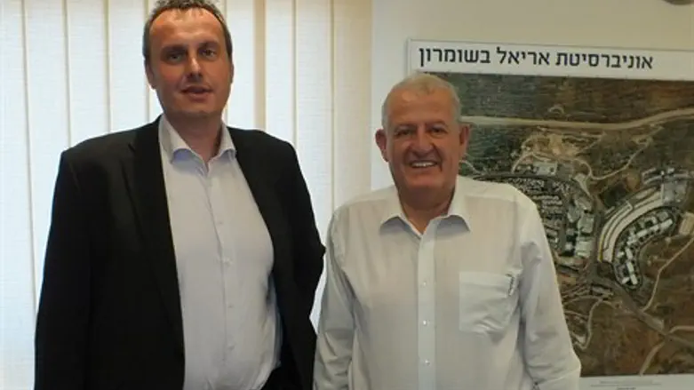 השגריר הצ'כי עם נשיא האונ' יהודה דנון