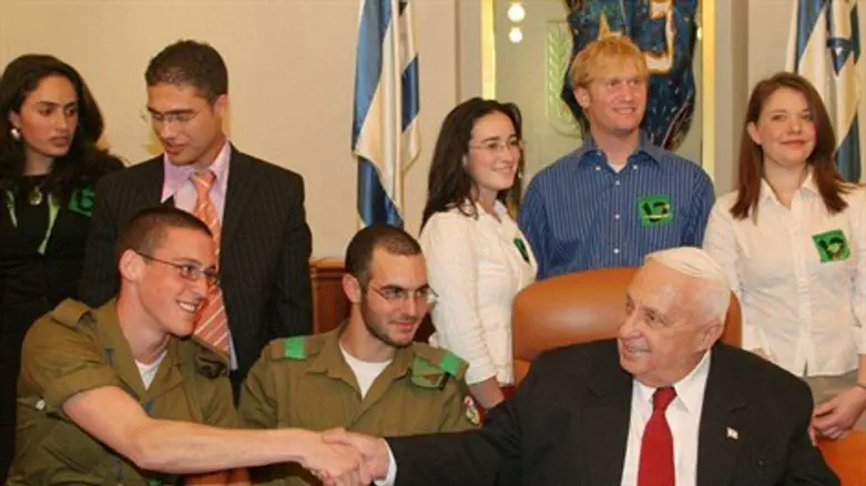 שרון עם צעירי מסע