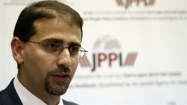 נפרד. שפירו