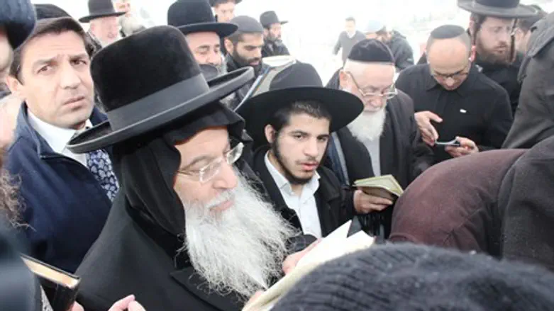 קבר הרש"ש רבי שלום שרעבי