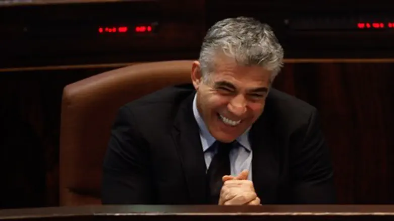 קו אדום. יאיר לפיד