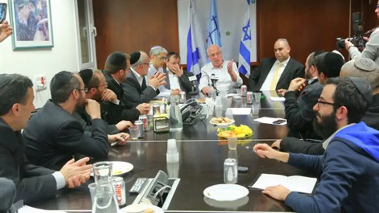 הפרויקט יוצא לדרך. מסיבת העיתונאים