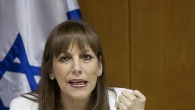 לימור לבנת, לטיפולך
