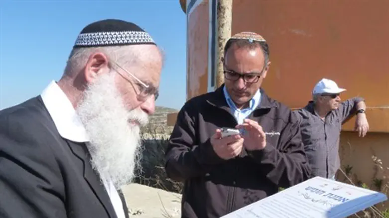 הרב לבנון חותם על ''אמנת חומש''