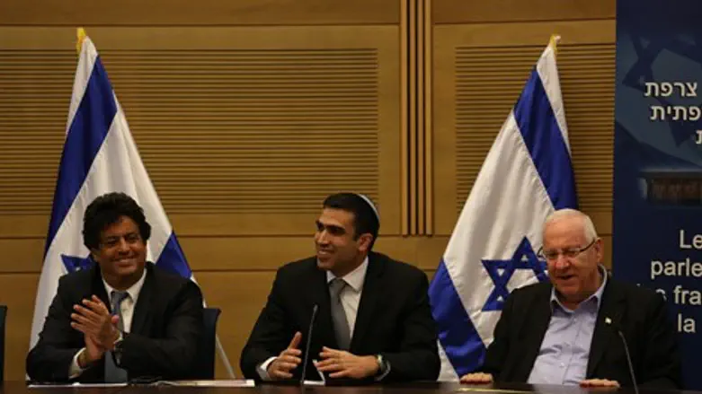 השקת השדולה