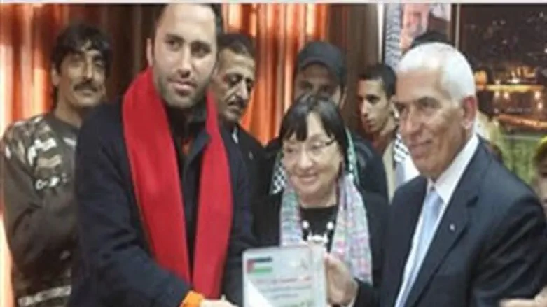 ISM award given to Hevron governor