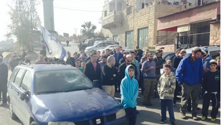 Residents of Karmei Tzur at the protest