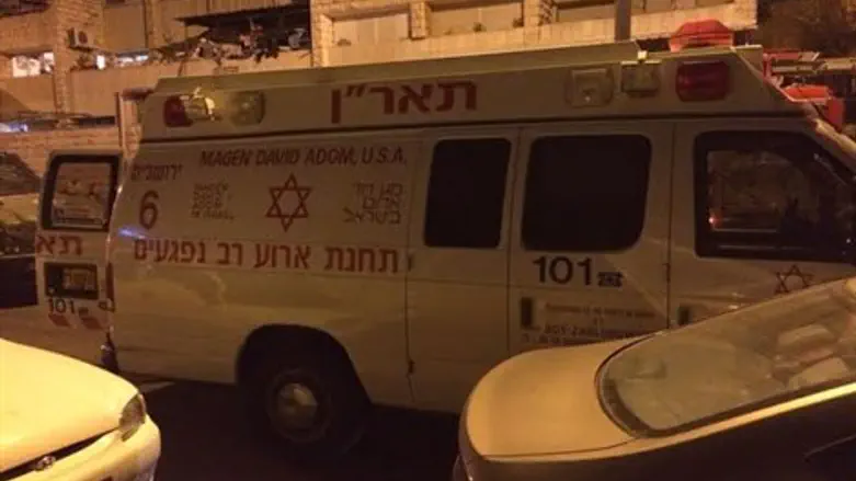 אמבולנס מד"א בזירת הפיצוץ
