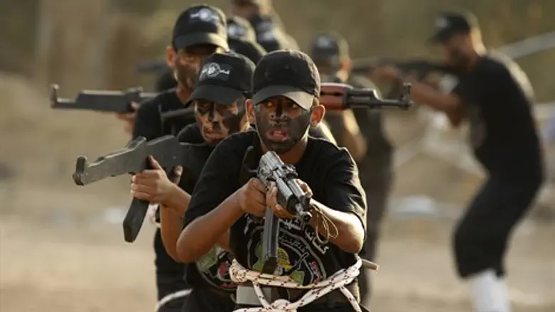 ילדים מתאמנים בעזה