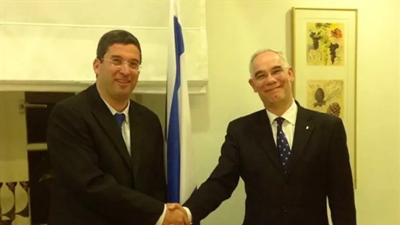 סגן שר החינוך והשר ההו