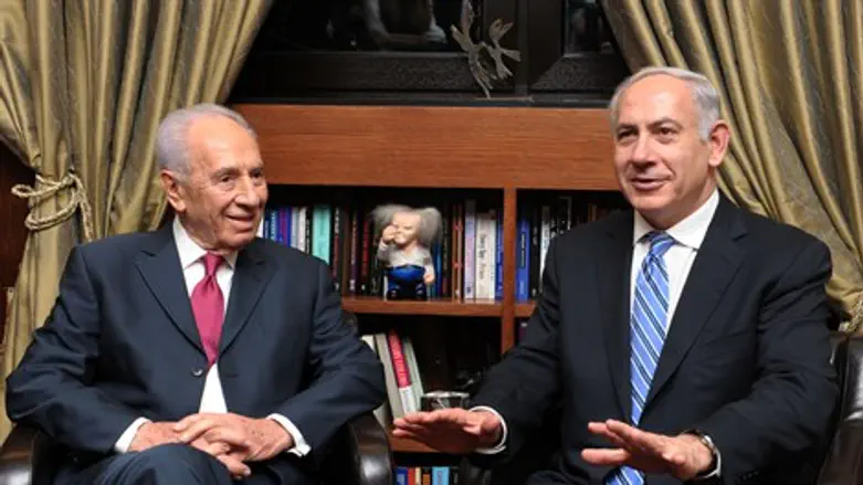 מאחורי הקלעים... פרס ונתניהו