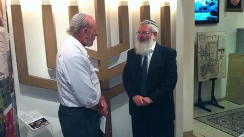 הרב אלי בן דהן במוזיאון גוש קטיף