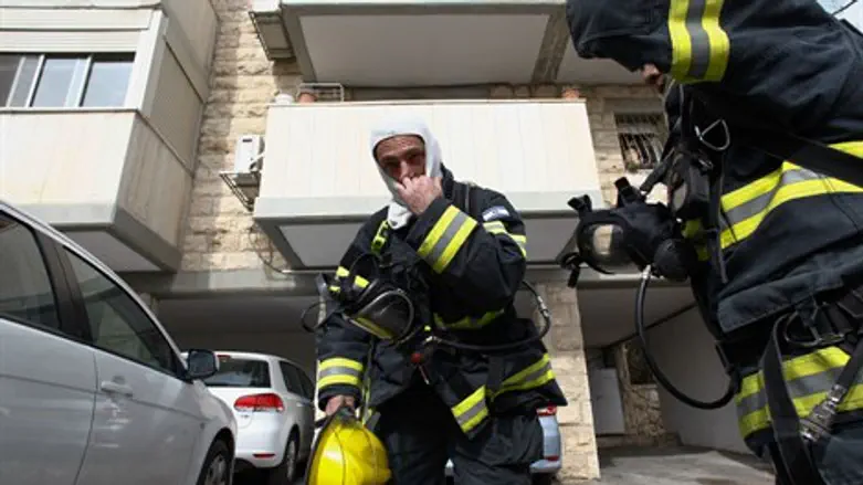 כבאים במקום האסון ההדברה בירושלים