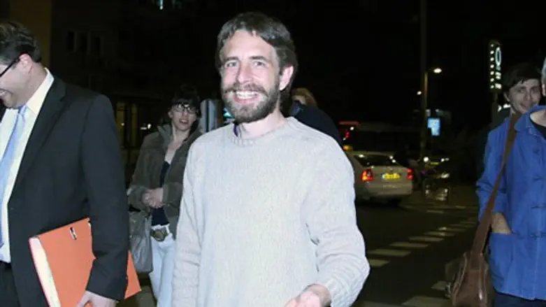 לא יפוטר. אדם ורטה