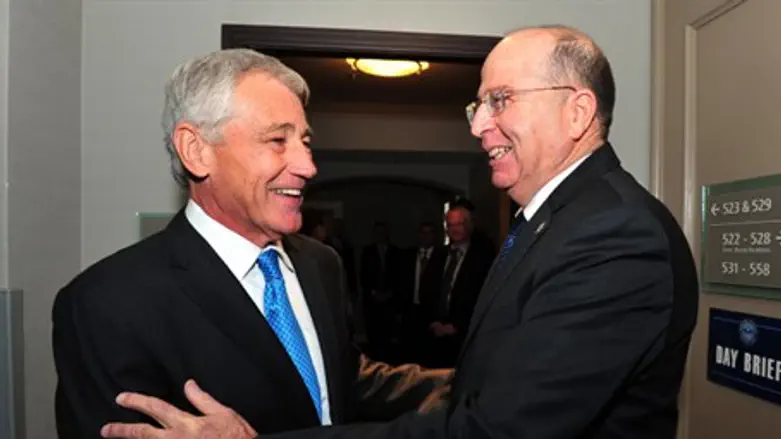 Moshe Ya'alon and Chuck Hagel (file)