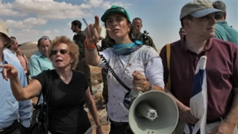 Nadia Matar in action