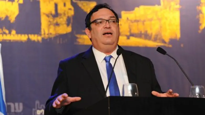 שר החינוך הרב שי פירון