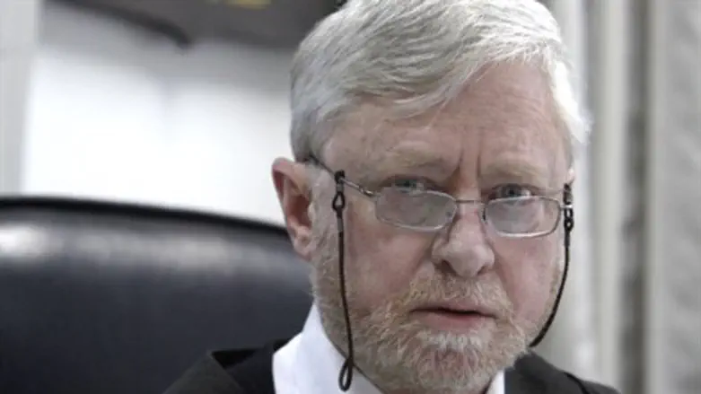 לא יעניק הגנה. שפירא