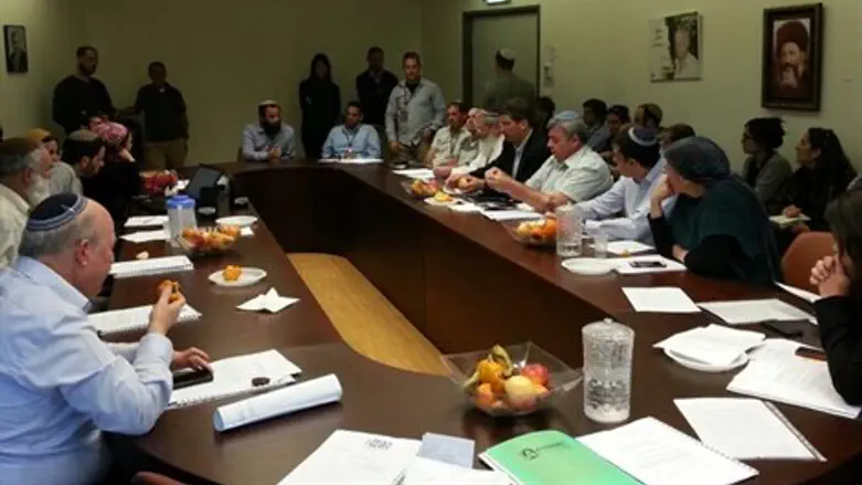 מזכירי היישובים בישיבת הסיעה