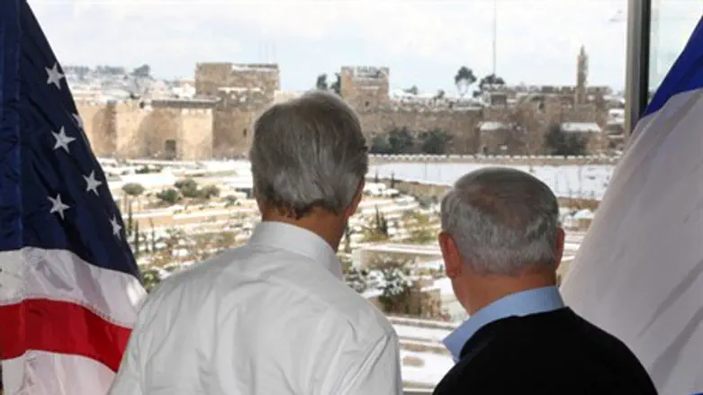 Kerry and Netanyahu overlook Old City (file)