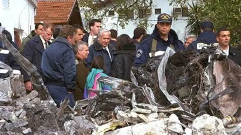רה''מ נתניהו בזירת האסון בשאר ישוב