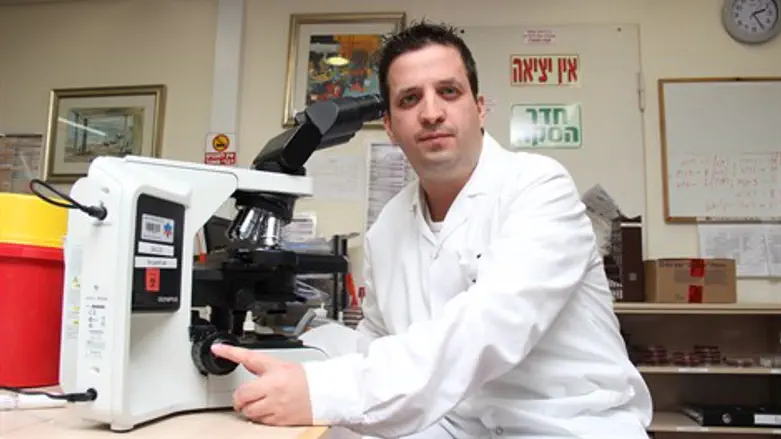 איתי במעבדה