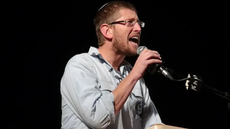 אמיר סנדלר, אמש