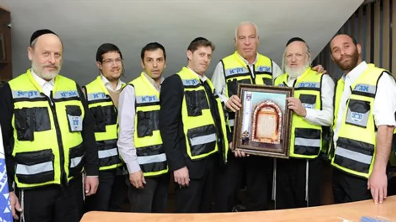 השר אריאל במטה זק''א