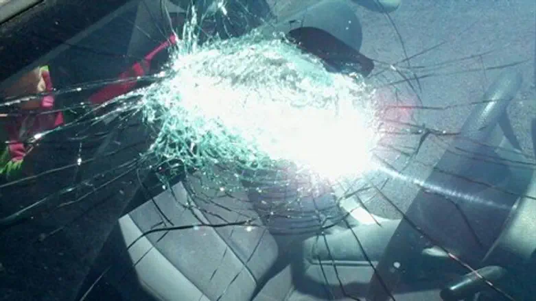 רכב אבן אבנים טרור