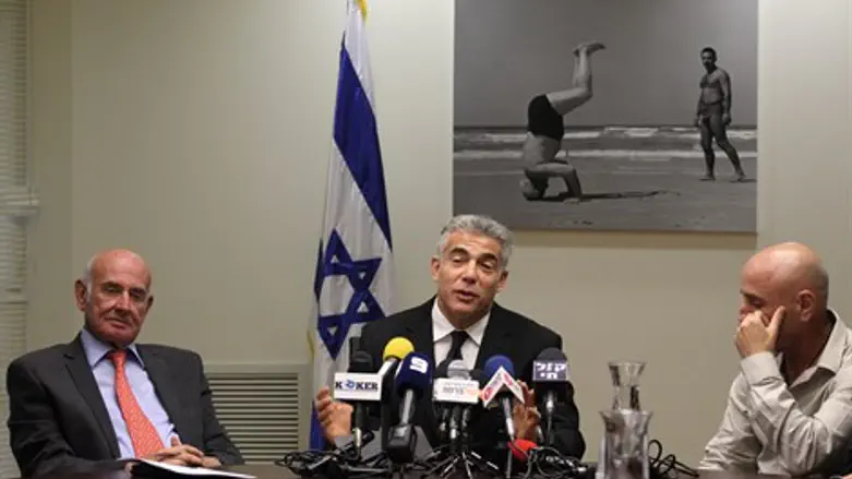 מלבים את האש? בכירי "יש עתיד"