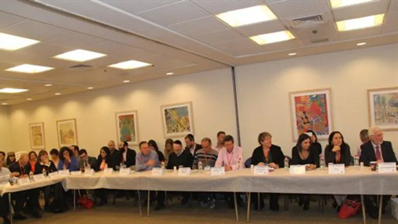 השולחן העגול. היום