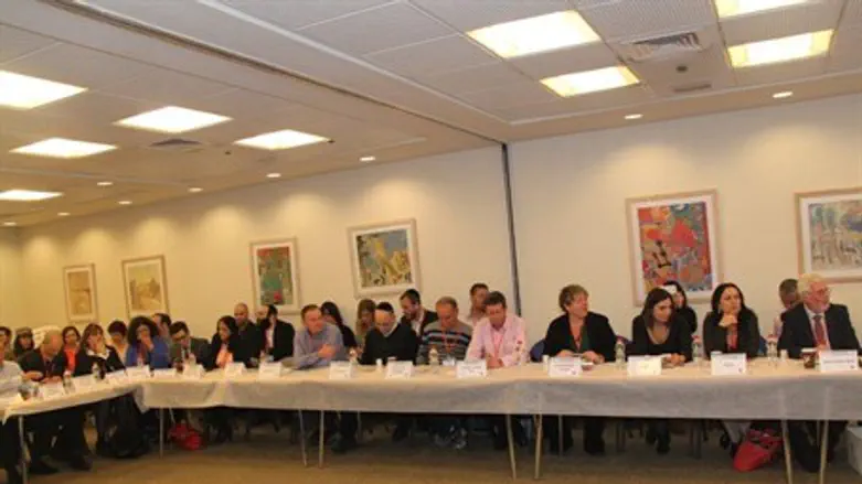 Roundtable discussion on hareidi employment