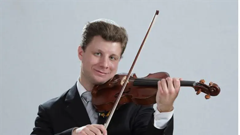 Violinist Larry Brandt