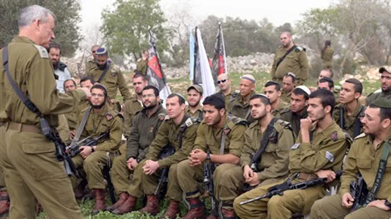 רא"ל גנץ עם לוחמי נצח יהודה
