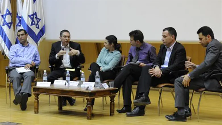 חוששים. השר פרידמן