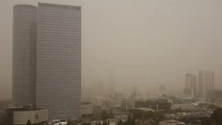 האובך בתל אביב